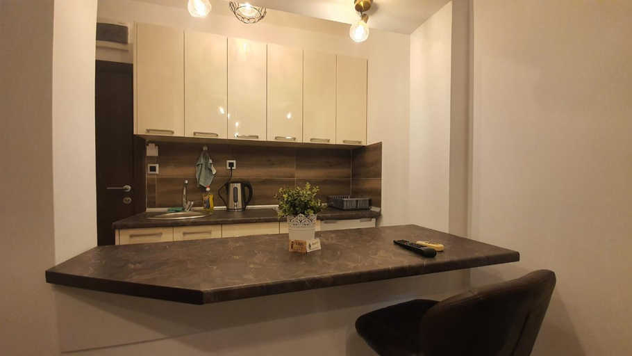 2, IRIS Apartments