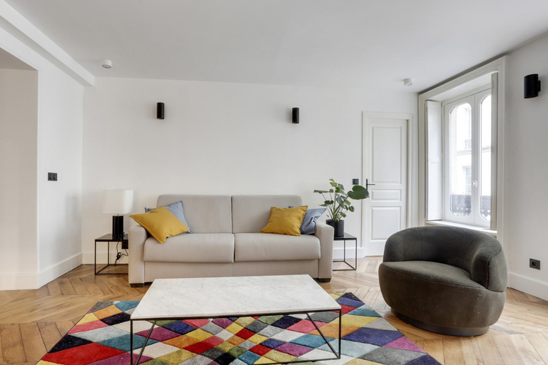Others 4, Apartments in the heart of Paris in Sentier, Paris