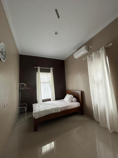 Bedroom 12