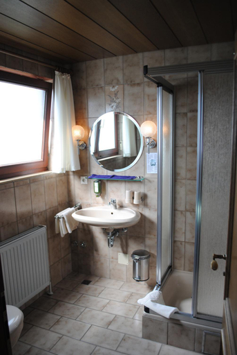 Bathroom 3, Landgasthof zum Hirschen, Würzburg
