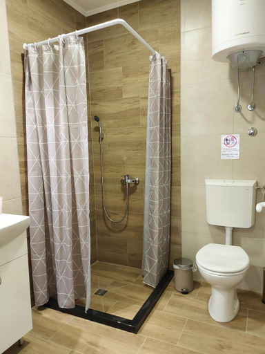 Bathroom 2, Centar lux 2, Zrenjanin