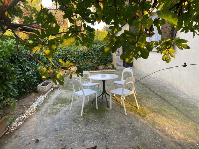 Others 5, B&B Le Rose, Padua