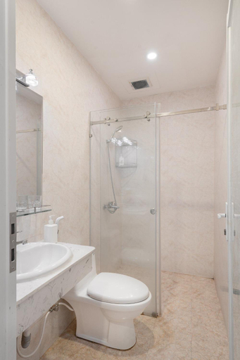 Bathroom 9