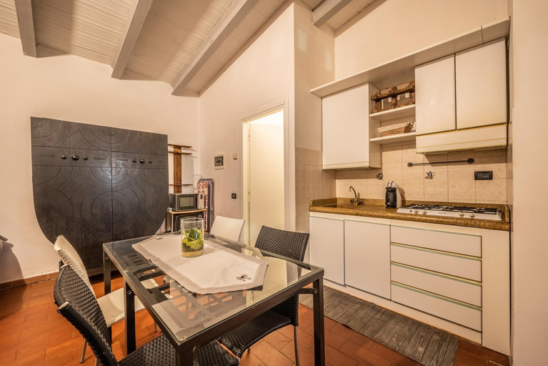 Others 3, Villa Santa Gabriella, Grosseto