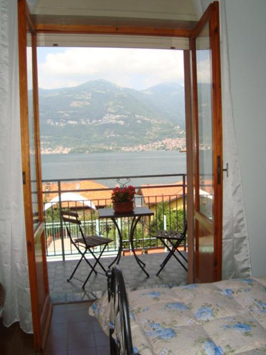 Others 4, B&B Cherry En Rose, Como