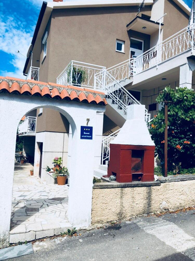 Others 5, Bruno's House, Pula