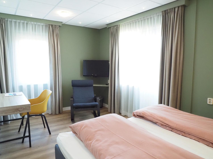 Bedroom 2, Hotel Workum, Nijefurd