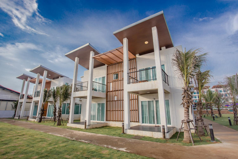 Exterior 6