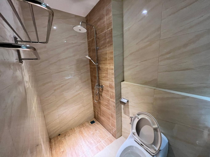 Bathroom 17