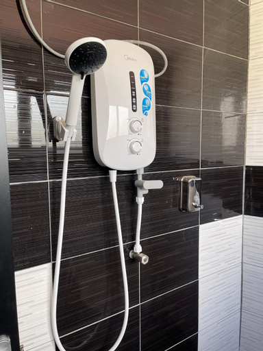 Bathroom 8