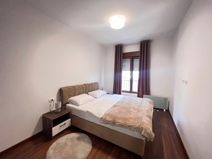 Bedroom 2, White Homes 1BR/APT•Master Quart