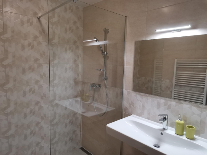 Bathroom 3, A1 Start, Poprad