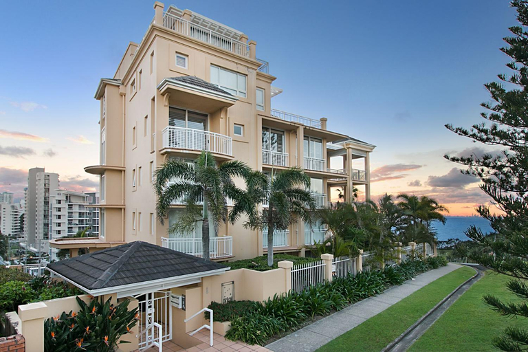 Others 1, Orion Unit 8, Gold Coast