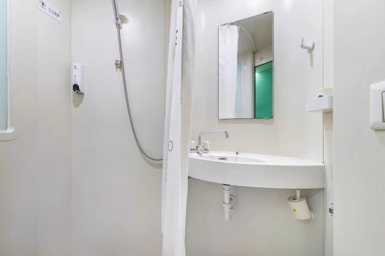 Bathroom 5, yibaijiudianhepinggonyuandian, Shanghai