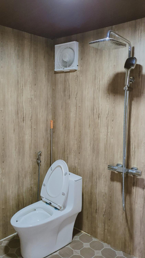 Bathroom 7