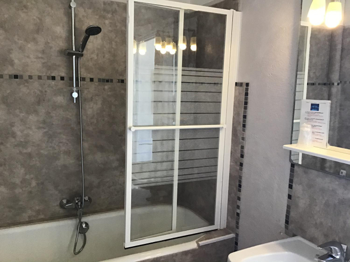 Bathroom 4, Hôtel L'ÎLOT FLEURI, Var