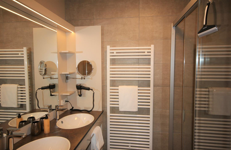 Bathroom 4, Kinderhotel Stefan, Imst