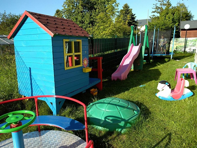 Playground, Domki Bialy Zagiel Centrum Ustronia Morskiego, Kołobrzeg