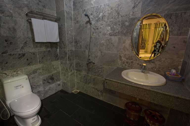 Bathroom, The Village Homestay, Da Nang