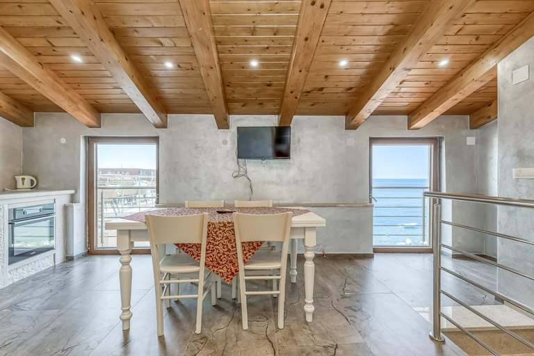 Others 4, Casa Viktor, Umag