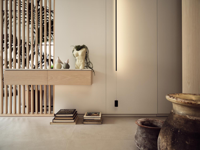 Others 5, Pallineon House, Attica