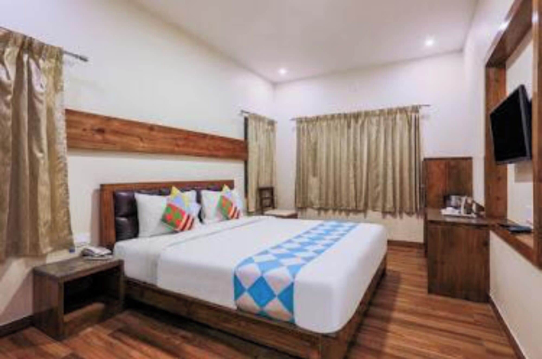 Bedroom 1, SRJ Thaneesh Residency, The Nilgiris