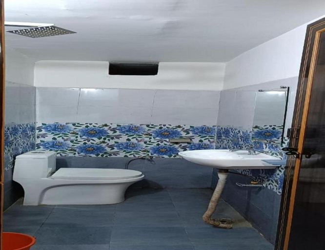 Bathroom 2, The Mansarovar Palace, Ayodhya, Faizabad