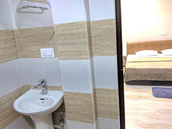Bathroom 2, MYE Home stay near golden temple, Amritsar