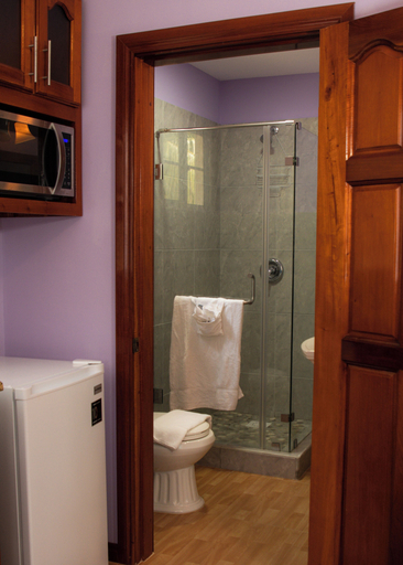 Bathroom 4, Hummingbird Estate Cabanas