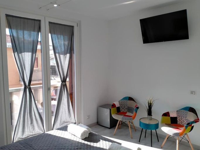 Others 2, suite room malpensa b&b, Varese
