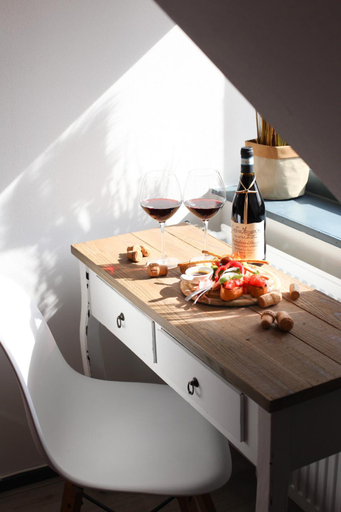Others 3, Bed and Wine Nonsolovino, Reeuwijk