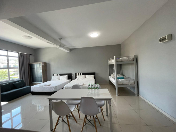 Dining Room 10
