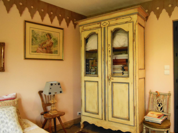 Others 3, Les Bains Bed & Breakfast, Yonne