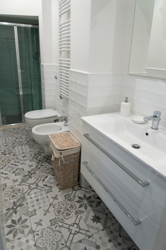 Bathroom 3, La Candida Rosa, Florence
