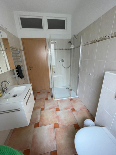 Bathroom 3, Varus Apartments, Lippe