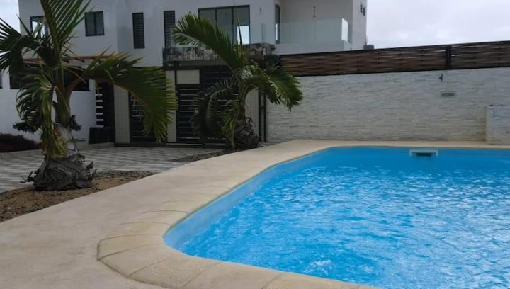 Swimming pool 3, Vanz Villa