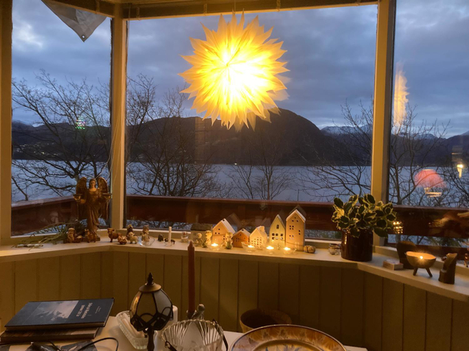 Food & Drinks 4, Line pa Hauane1, Volda