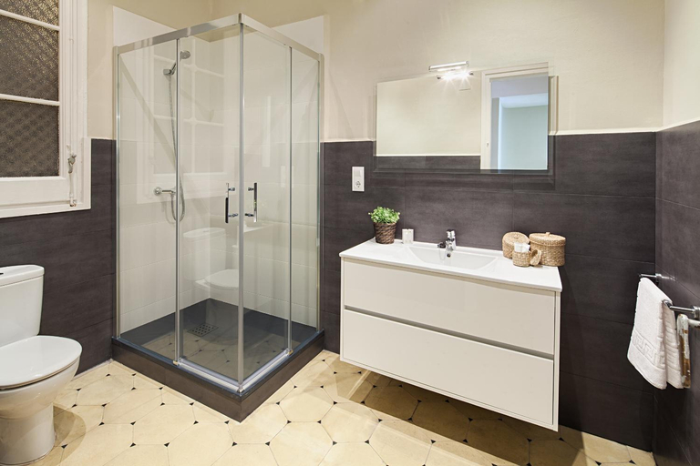 Bathroom 3, Habitat Apartments Bailen, Barcelona
