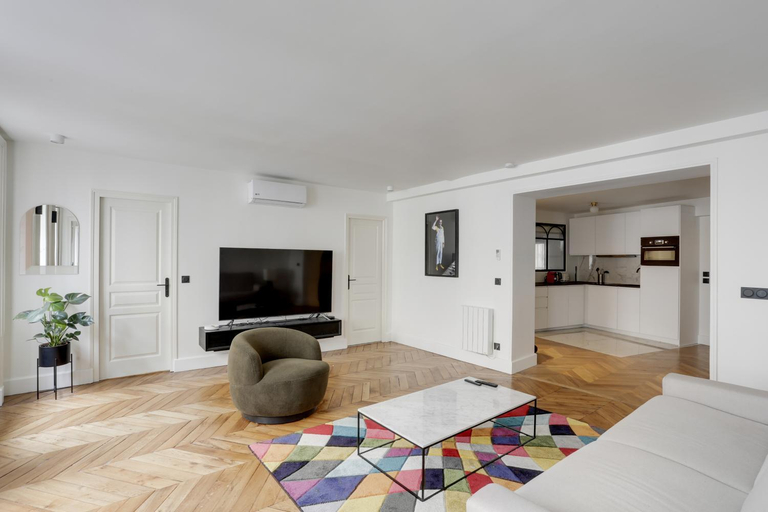 Others 3, Apartments in the heart of Paris in Sentier, Paris