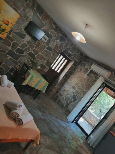 Others 3, Penelope Apartments, Peloponnese