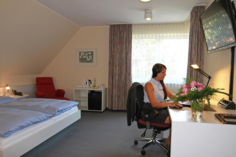 Bedroom 3, Hotel am Park, Wesel