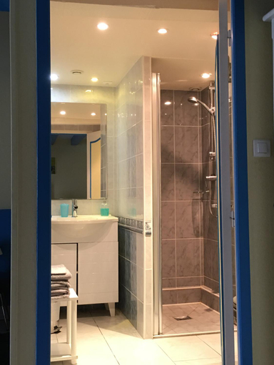 Bathroom 2, Domaine Aurore de Beaufort, Indre-et-Loire