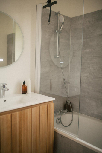 Bathroom 5, Le Petit Chateau de Conteville, Seine-Maritime