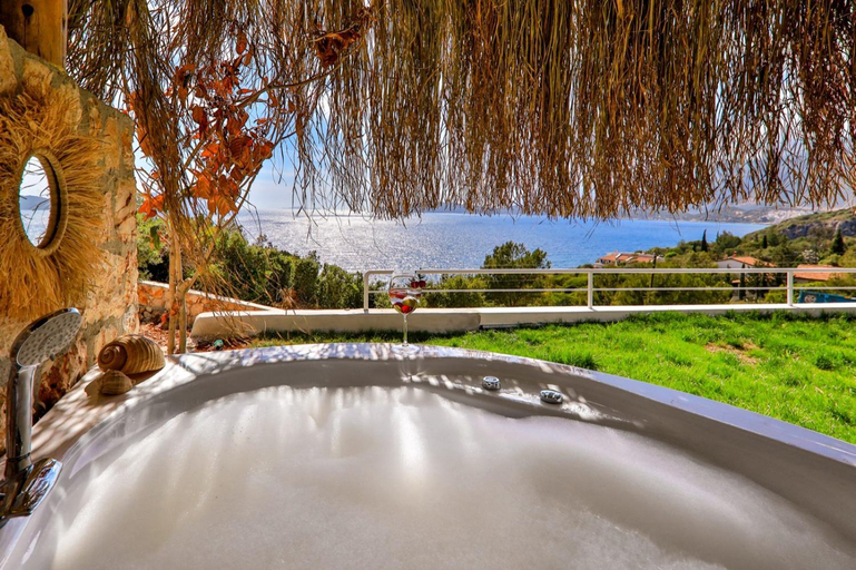 Sport & Beauty 2, Kale Suites, heated pool in winter, adults only, Kaş
