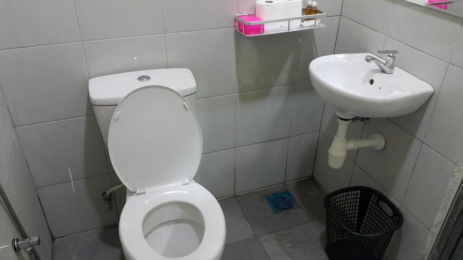 Bathroom 3, Chily Guest House, Langkawi