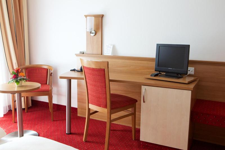 Others 4, Gastehaus am Rastberg, Freising