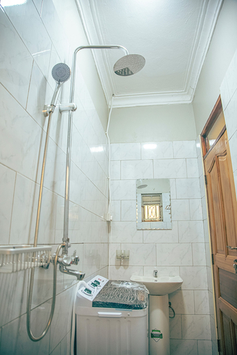 Bathroom, Joshean fully furnished Apartments, Busiiro