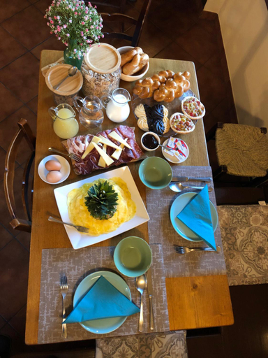 Food & Drinks