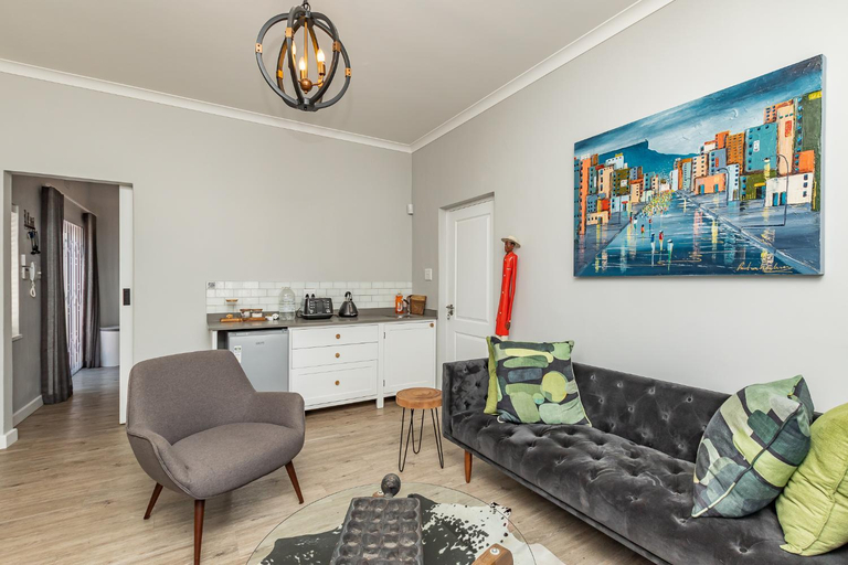 Others 5, Spacious Guest Apartment in Rondebosch, City of Cape Town