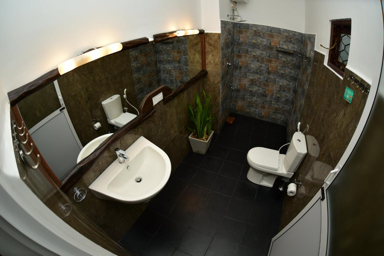 Bathroom 3, Dolagawa, Kotapola